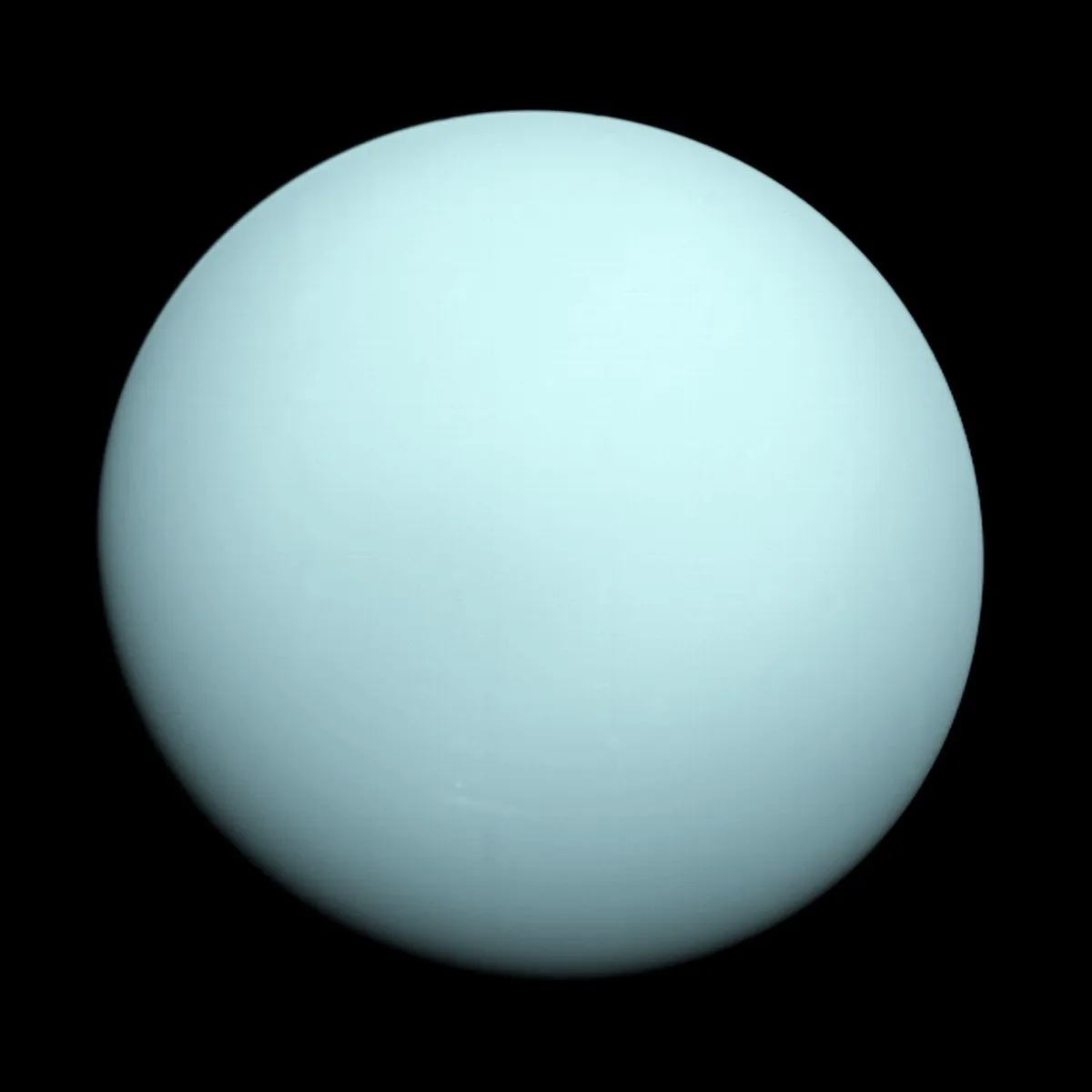 1986年に探査機ボイジャー2号が撮影した天王星。